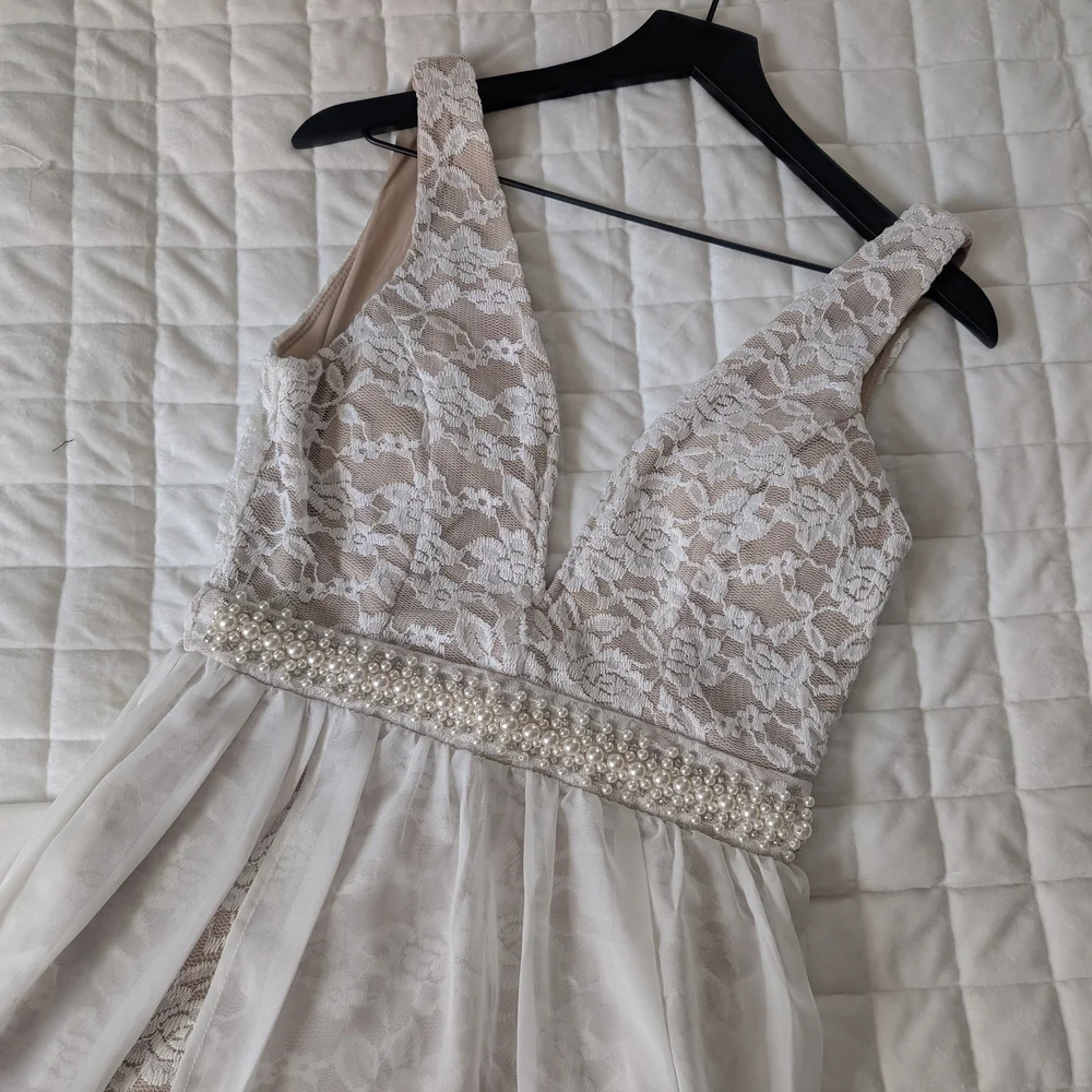 Crystal Doll Tan and Cream Dress Lace Overlay Beaded Waist Size 7 - Picture 2 of 6